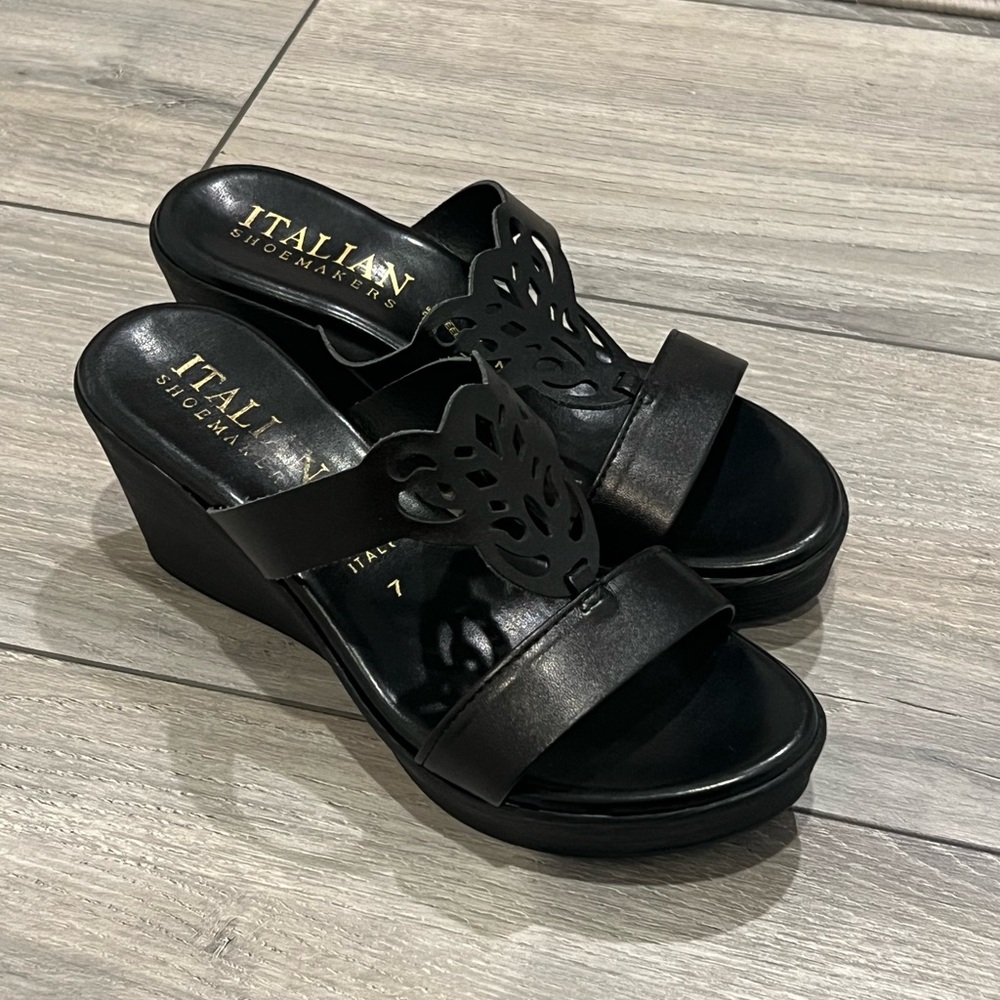 Italian Shoemakers Elegant Black Wedges